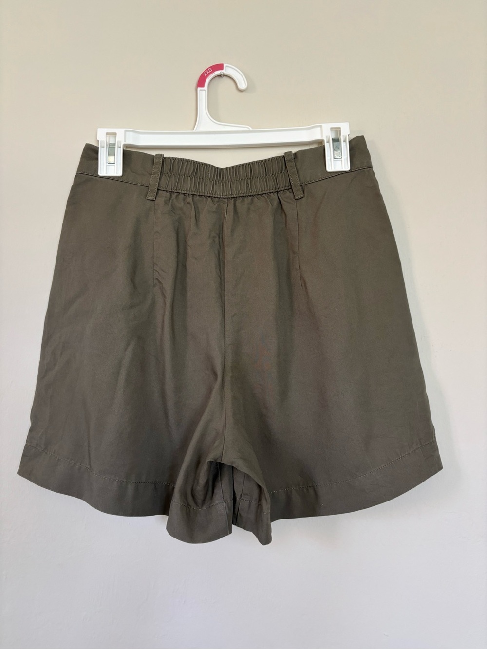 Abercrombie & Fitch Women’s Shorts Size Small Olive Green Tailored Pleated - Picture 2 of 9